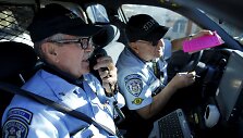 Savanorių senjorų policija San Diege Kalifornijoje