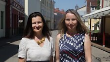 Živilė Gallego (de&scaron;inėje) ir Inesa Kurklietytė