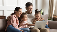 Karantinas nestabdo &bdquo;Baby City/Toy City&ldquo; prekybos internete: jokio fizinio kontakto ir pasiūlymai, ką &scaron;iuo laikotarpiu veikti &scaron;eimoms