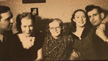 Vladimiras Knopf-Mileris, Fjola Steinsd&oacute;ttir Mileris,  Una Hjartard&oacute;ttir,  Svava &Aacute;g&uacute;stsd&oacute;ttir ir Teodoras Bieliackinas, 1943, Reikjavikas. 