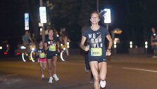 Naktinis &bdquo;Nike&ldquo; moterų bėgimas