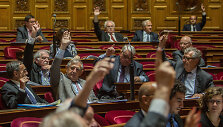 Prancūzijos Senato deputatai balsuoja už rezoliuciją, raginančią panaikinti sankcijas Rusijai