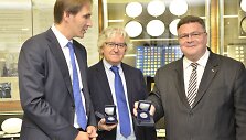 Monetos, skirtos Lietuvos tarptautinio pripažinimo po Nepriklausomybės paskelbimo 25-mečiui, pristatymas