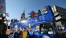 &bdquo;Leicester City&ldquo; &scaron;venčia pergalę Lesterio gatvėse