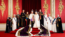 Pavie&scaron;intos oficialios Charleso III ir Camillos nuotraukos