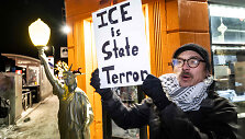 Protestas prie&scaron; ICE / ROBERTO SCHMIDT / AFP
