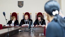 Saidos Brižinskajos bylą nagrinėjanti teisėjų kolegija: Stasys Punys (prane&scaron;ėjas), Jūratė Damanskienė (kairėje) ir Virginija &Scaron;vedienė.