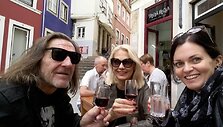 Vestuvių 40-metį paminėjo Portugalijos mieste Koimbroje su dukra Marija, pakeldami portugali&scaron;ko Porto vyno taures, 2016 m. spalio 16 d.  