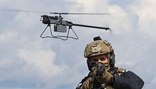 Dronas &bdquo;Ghost&ldquo; sukurtas taip, kad kuo tyliau žvalgytųsi į priekį.