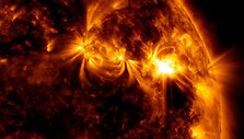 NASA Saulės dinamikos observatorijos užfiksuotas kovo 31 d. Saulės žybsnio vaizdas i&scaron; arti. 