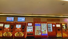 Unikalūs pardavimo automatai Singapūre / Kornelijos Mykolaitytės nuotr. 