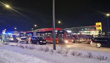 Ozo gatvėje susidūrė keturi automobiliai: vienas jų apvirto ant &scaron;ono