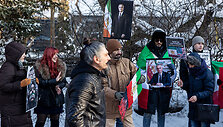 Iraniečių protesto akcija prie JAV ambasados prie&scaron; Irano rėžimą