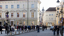 Saulės i&scaron;siilgę vilniečiai užplūdo gatves