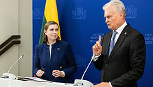 Dovilė &Scaron;akalienė, Gitanas Nausėda