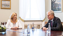 Rita Tama&scaron;unienė, Gitanas Nausėda