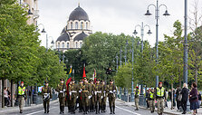 Pagarbos eisena ir gėlių padėjimas prie paminklų politiniams kaliniams ir tremtiniams