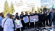 Vie&scaron;ojo saugumo tarnybos (VST) pareigūnų protestas