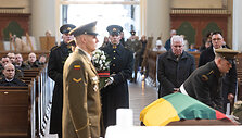 J. Vitkaus-Kazimieraičio palaikai atvežti į &Scaron;ventų Jonų bažnyčią