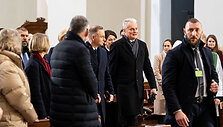 Gitanas Nausėda su Lenkijos Prezidentu Andrzejumi Duda dalyvauja &scaron;ventose mi&scaron;iose Katedroje
