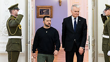Volodymyras Zelenskis, Gitanas Nausėda