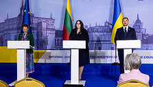 Marija Pejčinovič Burič, Ewelina Dobrowolska, Petro Be&scaron;ta