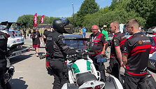 aurum-1006-km-lenktyniu-dalyviai-sustabdyti-policijos-puosdami-automobilius-pamirso-itin-svarbia-detale