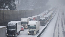 Autostradoje link Vilniaus ma&scaron;inų grūstis