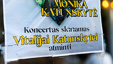 Buvusioje Vitalijos Katunskytės scenoje koncertuoja dukra Monika