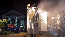  Pakruojo dvaro žiemos festivalio &bdquo;Besmegenių vestuves&ldquo; atidarymas