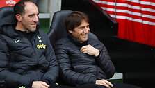 &bdquo;Tottenham&ldquo; vairą i&scaron; Antonio Conte (de&scaron;inėje) perėmė buvęs jo asistentas Cristianas Stellini.