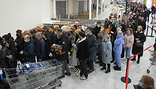 Eilės &bdquo;IKEA&ldquo; prekybos centre