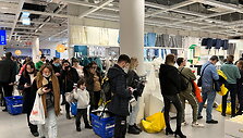 Eilės &bdquo;IKEA&ldquo; prekybos centre
