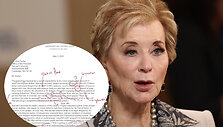 JAV &scaron;vietimo sekretorė Linda McMahon