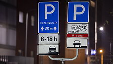 Vilniaus centre esančioms ministerijoms siūloma atsisakyti rezervuotų vietų automobiliams