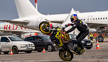 Motoakrobatas Aras Gibieža pristatė savo klipą &bdquo;Ledas!&ldquo;