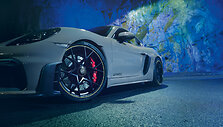 Dar viena &bdquo;Porsche&ldquo; premjera Los Andžele: galingiausias kada nors sukurtas &bdquo;718 Cayman GT4 RS&ldquo;