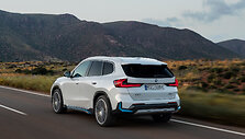 BWM pristatė naują elektromobilį &ndash; kompaktinį visureigį &bdquo;BMW iX1&ldquo;