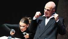 Vytautas Anužis &ndash; Generalinis, Monika Vaičiulytė &ndash; Mergaitė. Gintaras Grajauskas, &bdquo;Mergaitė, kurios bijojo Dievas&ldquo;, rež. Jonas Vaitkus, Klaipėdos dramos teatras, 2010