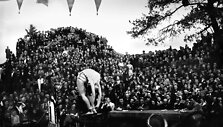 Gyvasis kalnelis, 1957