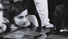 Akimirka i&scaron; spektaklio &bdquo;Barbarai&ldquo; repeticijos. Aktorė Jovita Jankelaitytė