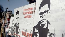 Kadras i&scaron; rež. Kacperio Lisowskio filmo &bdquo;Teisėjai po padu&ldquo;