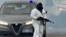 Kaukėti asmenys Italijoje bandė apiplė&scaron;ti inkasatorių automobilį