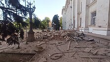 Chersone rusų bombos sugriovė srities administracijos pastatą