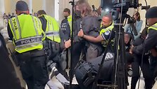 Propalestinieti&scaron;ki protestuotojai įsiveržė į Kapitolijų