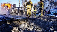 Po Rusijos atakos Chersone &ndash; sudegęs automobilis ir du negyvi žmonės