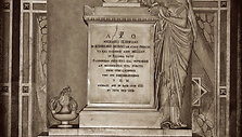 Balto marmuro paminklas žymi M.K.Oginskio kapą Florencijos (Italija) &Scaron;v. Kryžiaus bazilikoje