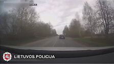 klaipedos-pareigunai-sprunkanti-pavojingai-manevravusi-automobili-persekiojo-apie-60-km