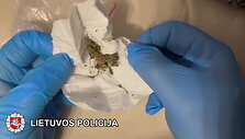 klaipedoje-tiriamas-galimas-narkotiniu-medziagu-pagrobimas-ir-neteisetas-disponavimas-saudmenimis