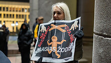 Antrasis protestas &bdquo;&Scaron;alin rankas nuo laisvo žodžio!&ldquo;